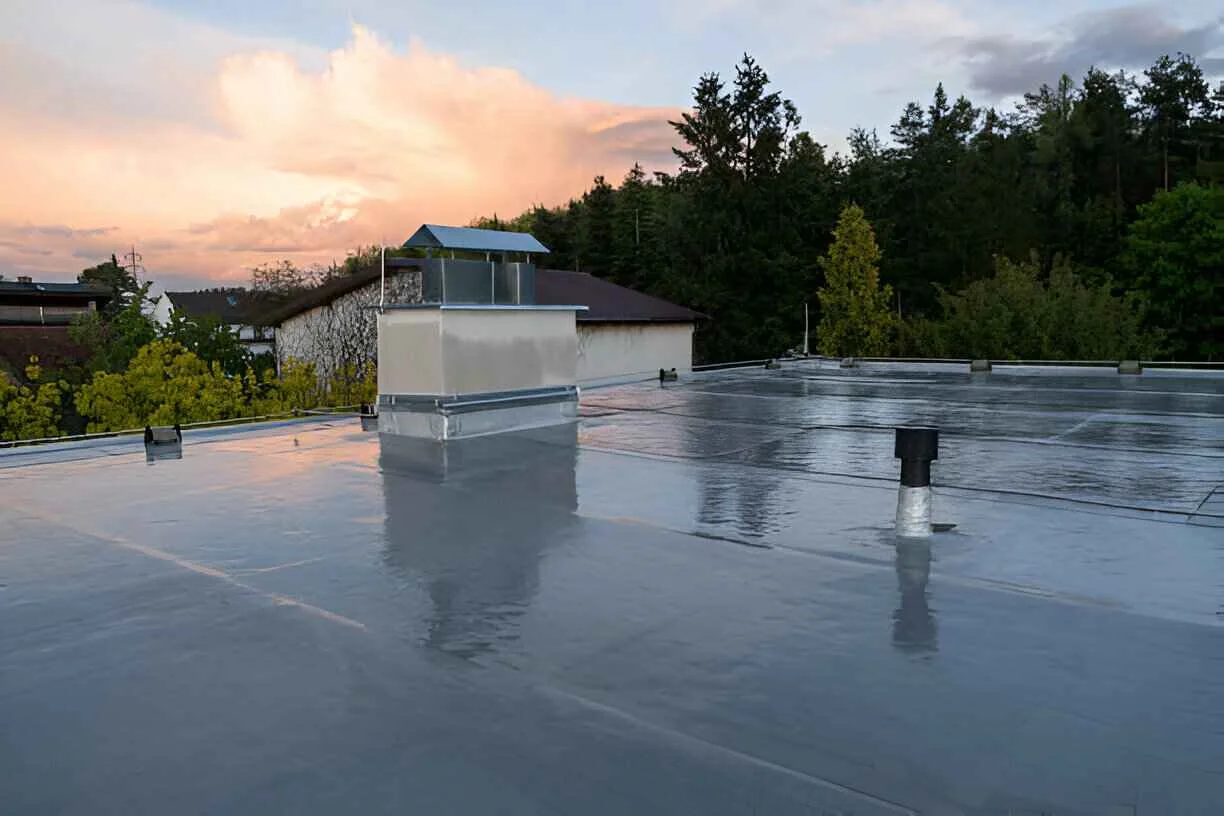 Commercial flat roofing